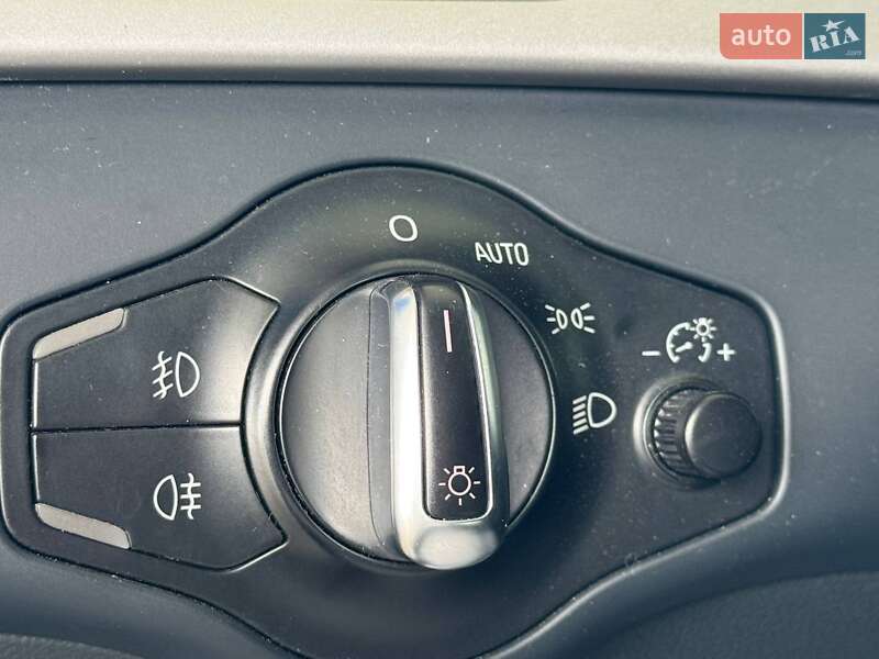 Седан Audi A4 2012 в Одесі