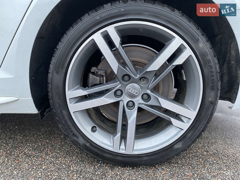 Седан Audi A4 2016 в Киеве