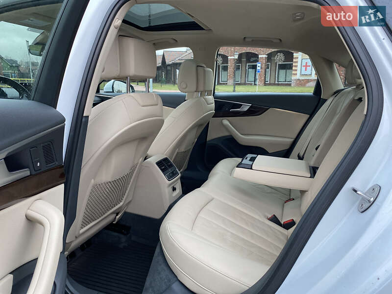 Седан Audi A4 2016 в Киеве
