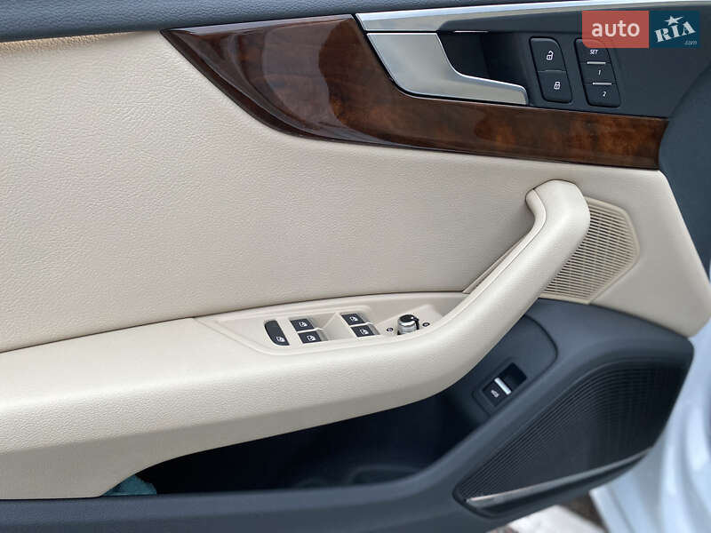 Седан Audi A4 2016 в Киеве