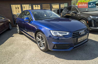 Седан Audi A4 2019 в 