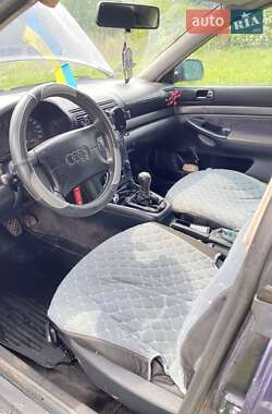 Седан Audi A4 2000 в 