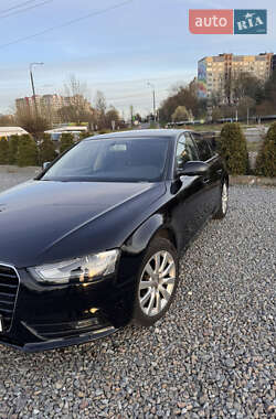 Седан Audi A4 2013 в Львове