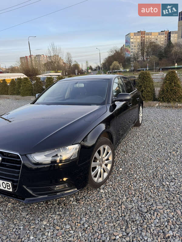 Седан Audi A4 2013 в 