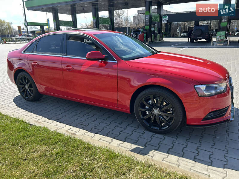 Седан Audi A4 2013 в 