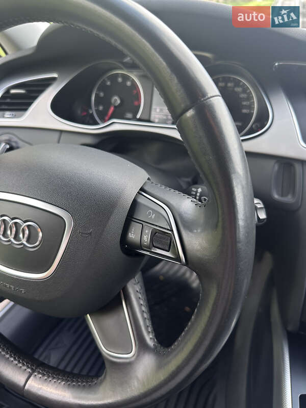 Седан Audi A4 2014 в Киеве