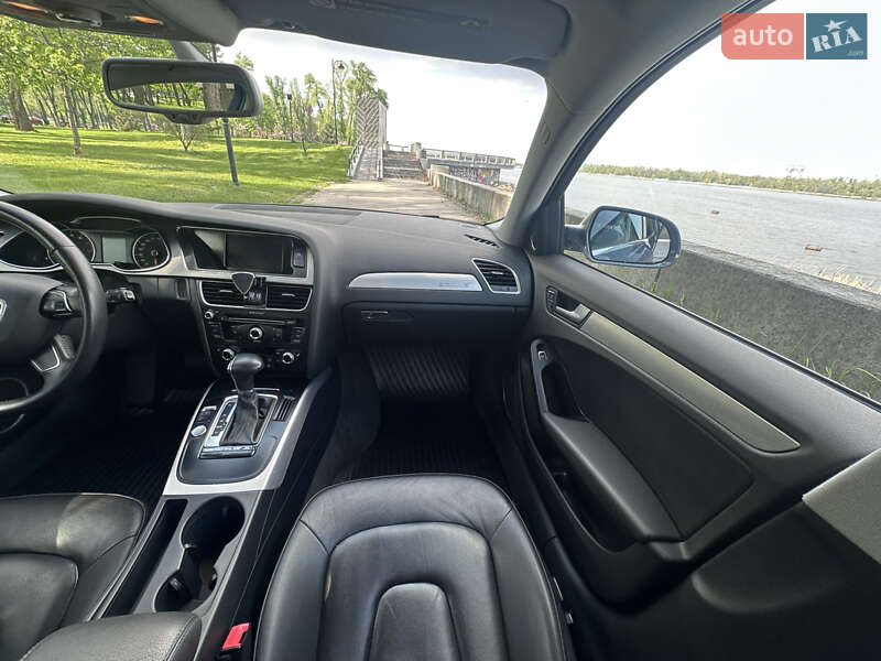 Седан Audi A4 2014 в Киеве