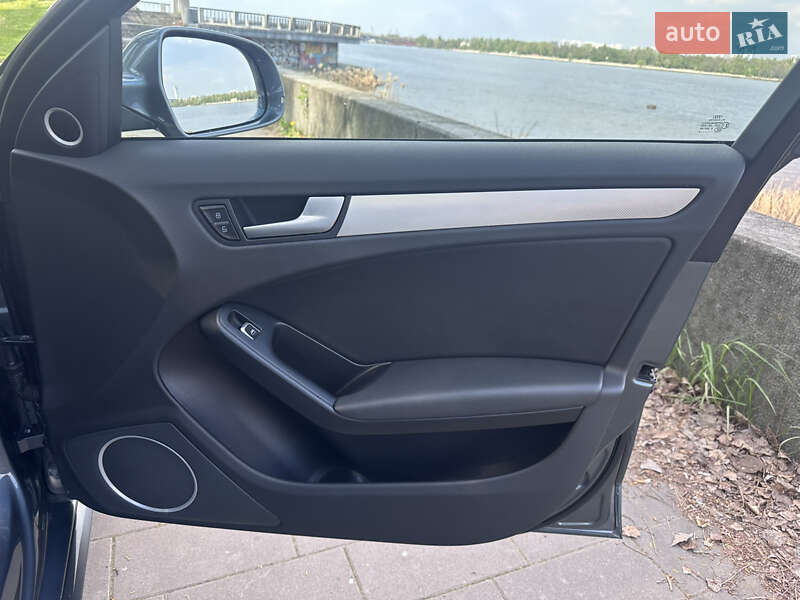 Седан Audi A4 2014 в Киеве