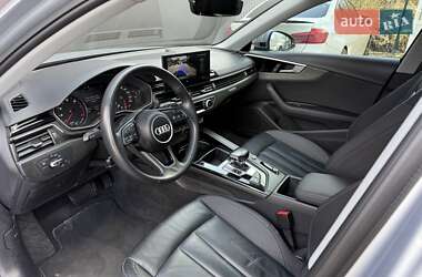 Седан Audi A4 2020 в 
