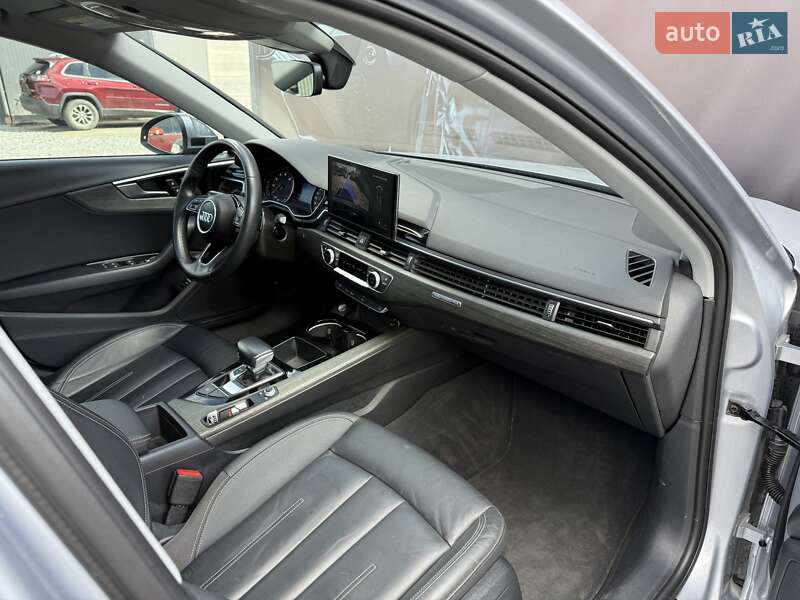 Седан Audi A4 2020 в Львове