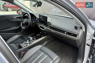 Седан Audi A4 2020 в 