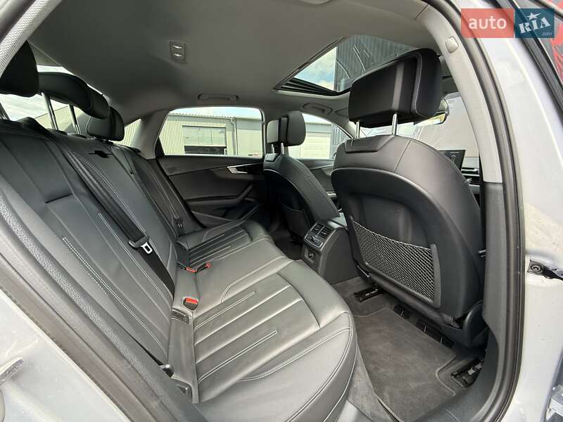 Седан Audi A4 2020 в Львове
