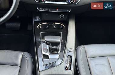 Седан Audi A4 2020 в 