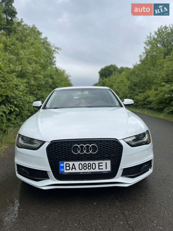 Седан Audi A4 2013 в 