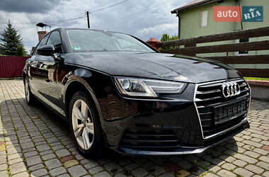 Седан Audi A4 2018 в 