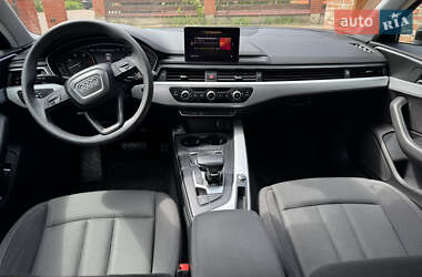 Седан Audi A4 2018 в 