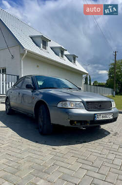 Седан Audi A4 1998 в 