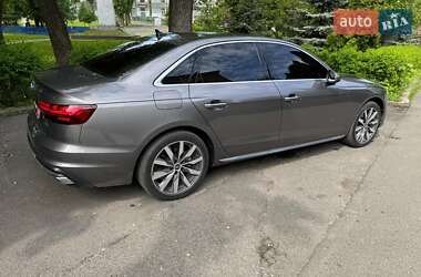 Седан Audi A4 2021 в 