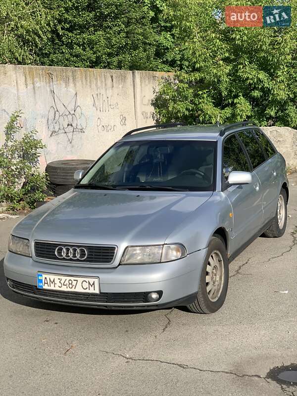 Универсал Audi A4 1997 в 