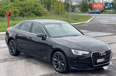 Седан Audi A4 2018 в 