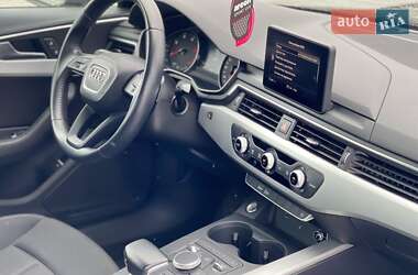 Седан Audi A4 2018 в 