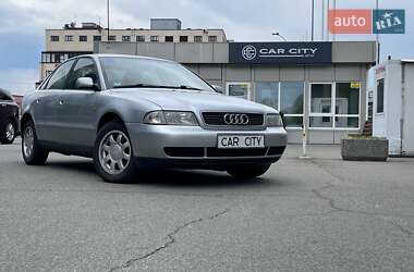 Седан Audi A4 1998 в Києві