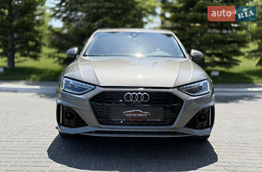 Седан Audi A4 2021 в 