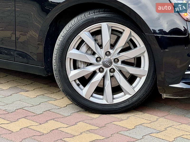 Седан Audi A4 2016 в Самборе