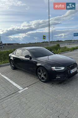 Седан Audi A4 2012 в Львові