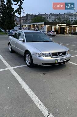 Седан Audi A4 2000 в 