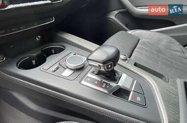 Седан Audi A4 2019 в 