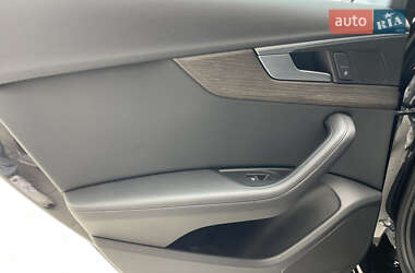 Седан Audi A4 2019 в 