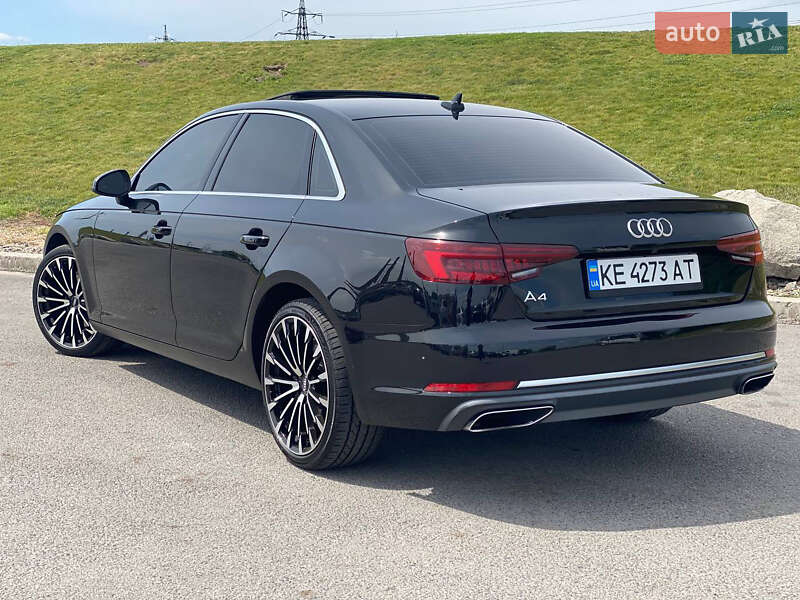 Седан Audi A4 2018 в Днепре