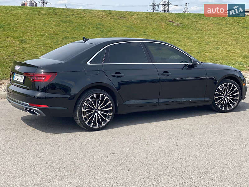 Седан Audi A4 2018 в Днепре