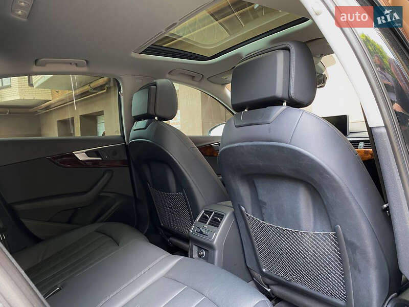 Седан Audi A4 2018 в Днепре