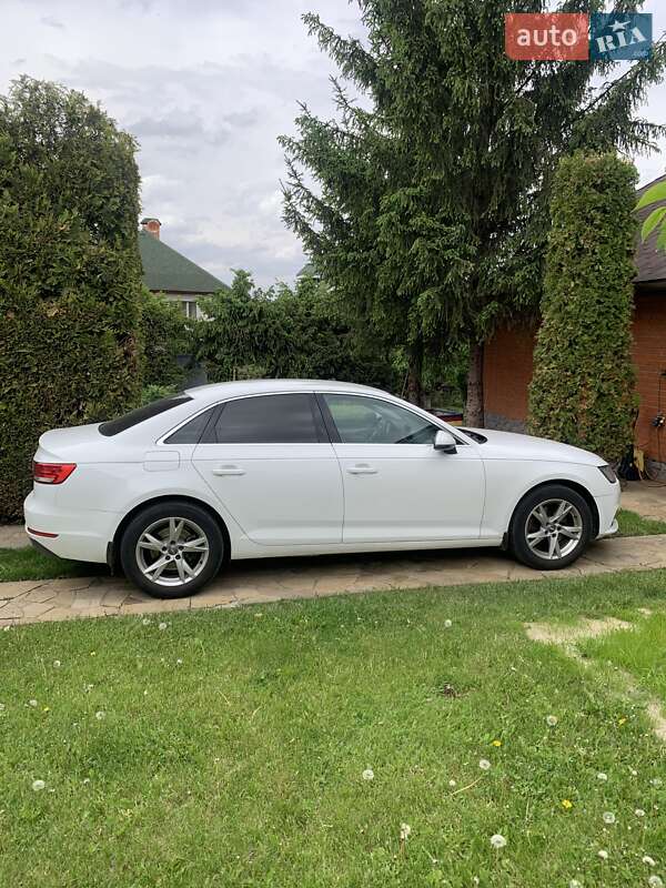 Audi A4, фото из объявления