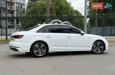 Седан Audi A4 2018 в 