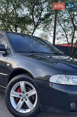 Седан Audi A4 1999 в 