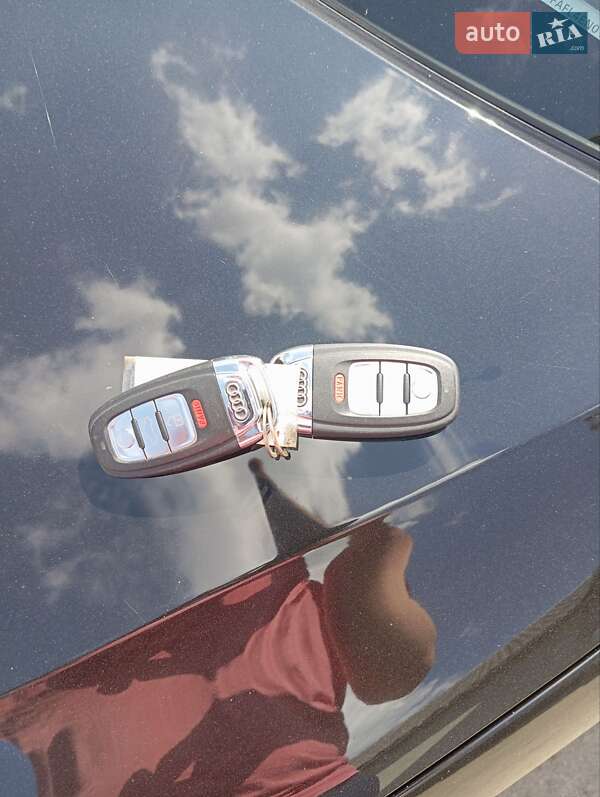 Седан Audi A4 2013 в Ровно