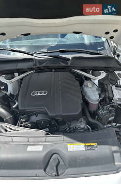 Седан Audi A4 2021 в 