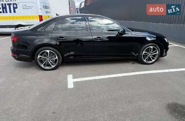 Седан Audi A4 2019 в 