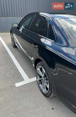 Седан Audi A4 2019 в 