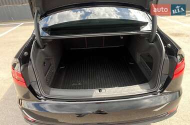 Седан Audi A4 2019 в 
