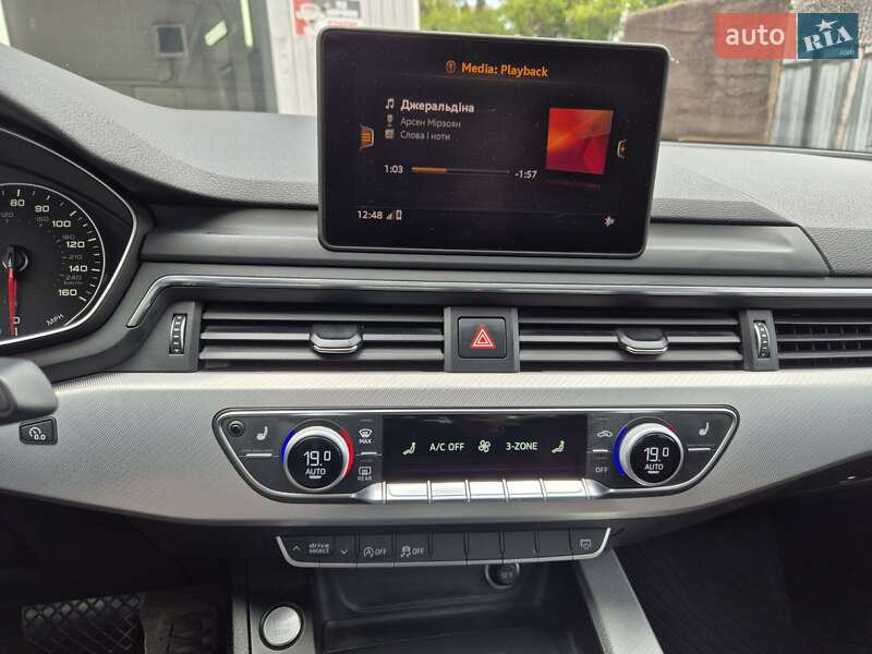 Седан Audi A4 2017 в Обухове