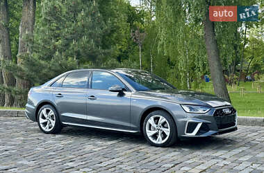 Седан Audi A4 2023 в 