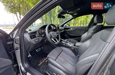 Седан Audi A4 2023 в 