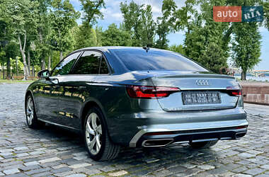 Седан Audi A4 2023 в 