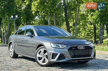Седан Audi A4 2023 в 