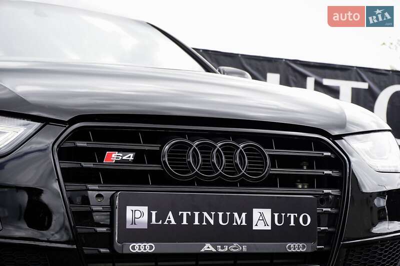Седан Audi A4 2016 в Ужгороде