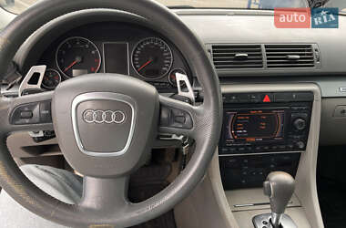 Седан Audi A4 2004 в 